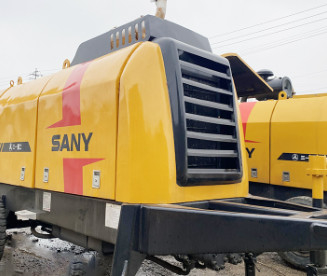 2019 Máy bơm bê tông tĩnh đã qua sử dụng HBT60C 65m3 / H với động cơ Diesel