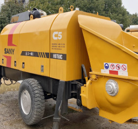 2019 Máy bơm bê tông tĩnh đã qua sử dụng HBT60C 65m3 / H với động cơ Diesel