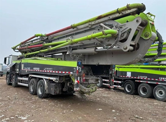 2021 Zoomlion 62M Xe bơm bê tông cũ với khung xe BENZ